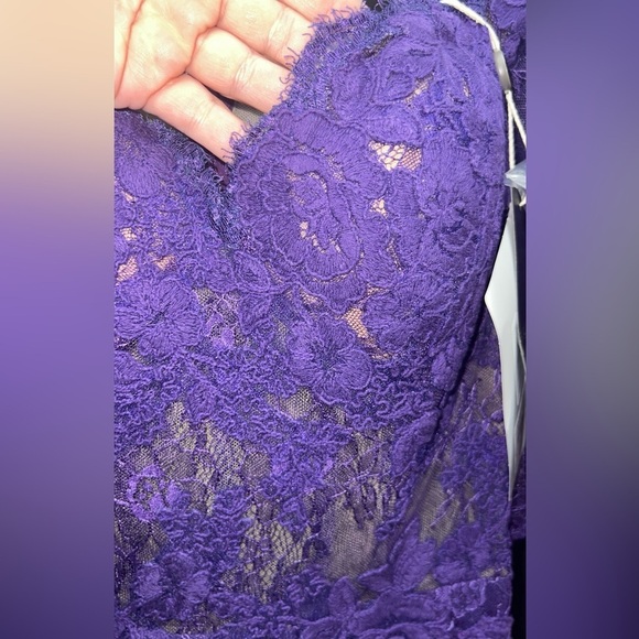 Badgley Mischka NWT Size 6 Deep-Purple Off-The-Shoulder Lace Gown - Picture 7 of 15